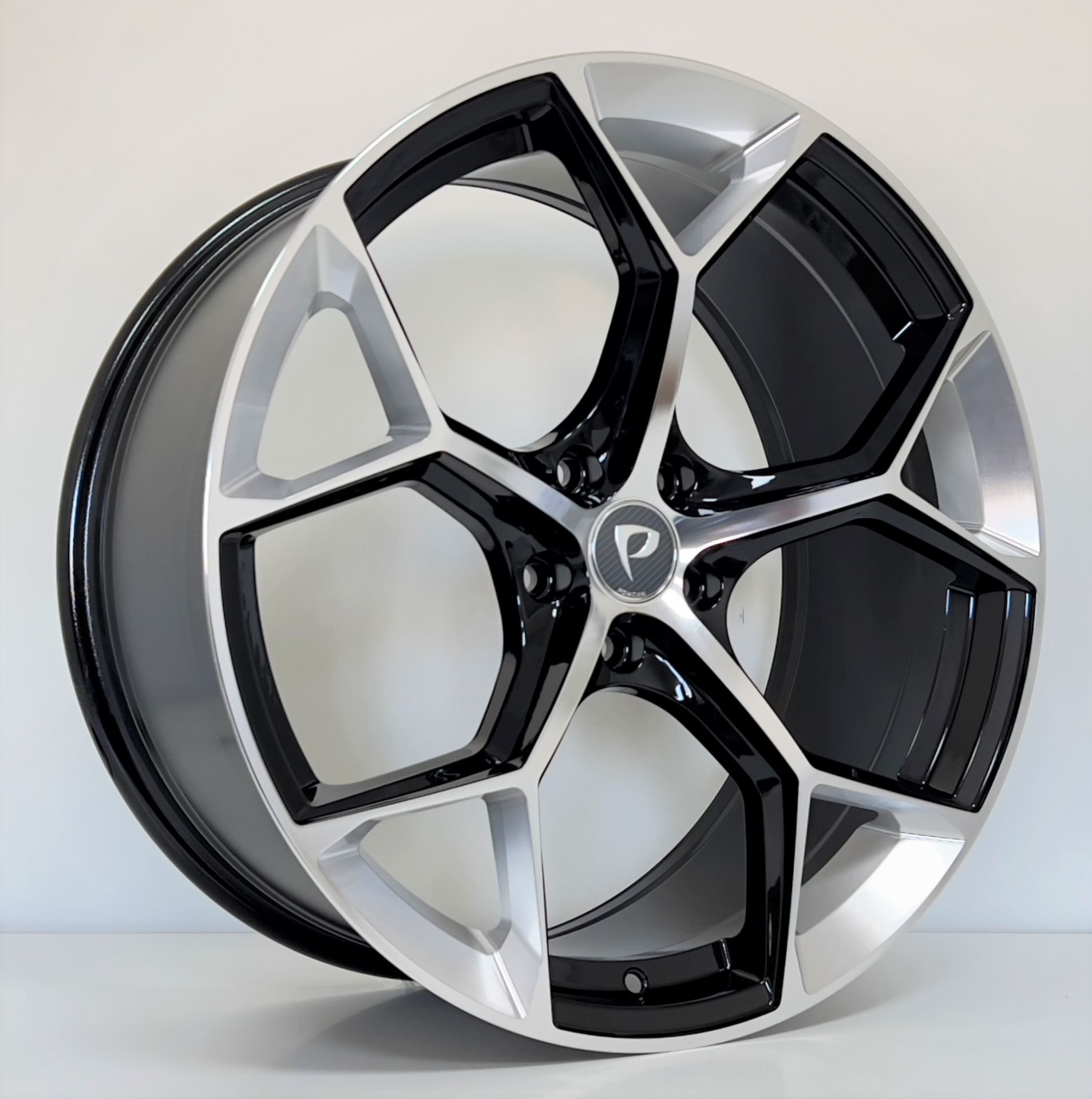 BKY 1090 8.5X19İNÇ 5X112 ET33 66.45 BLACK+MILLING XL ÇELİK JANT