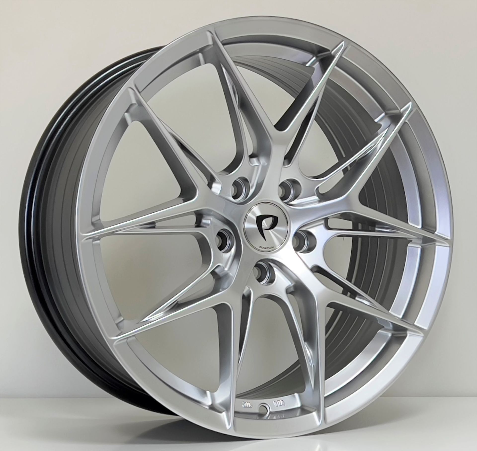 BKYS 1213 9.5X19İNÇ 5X120 ET35 72.56 HYPER SILVER ÇELİK JANT