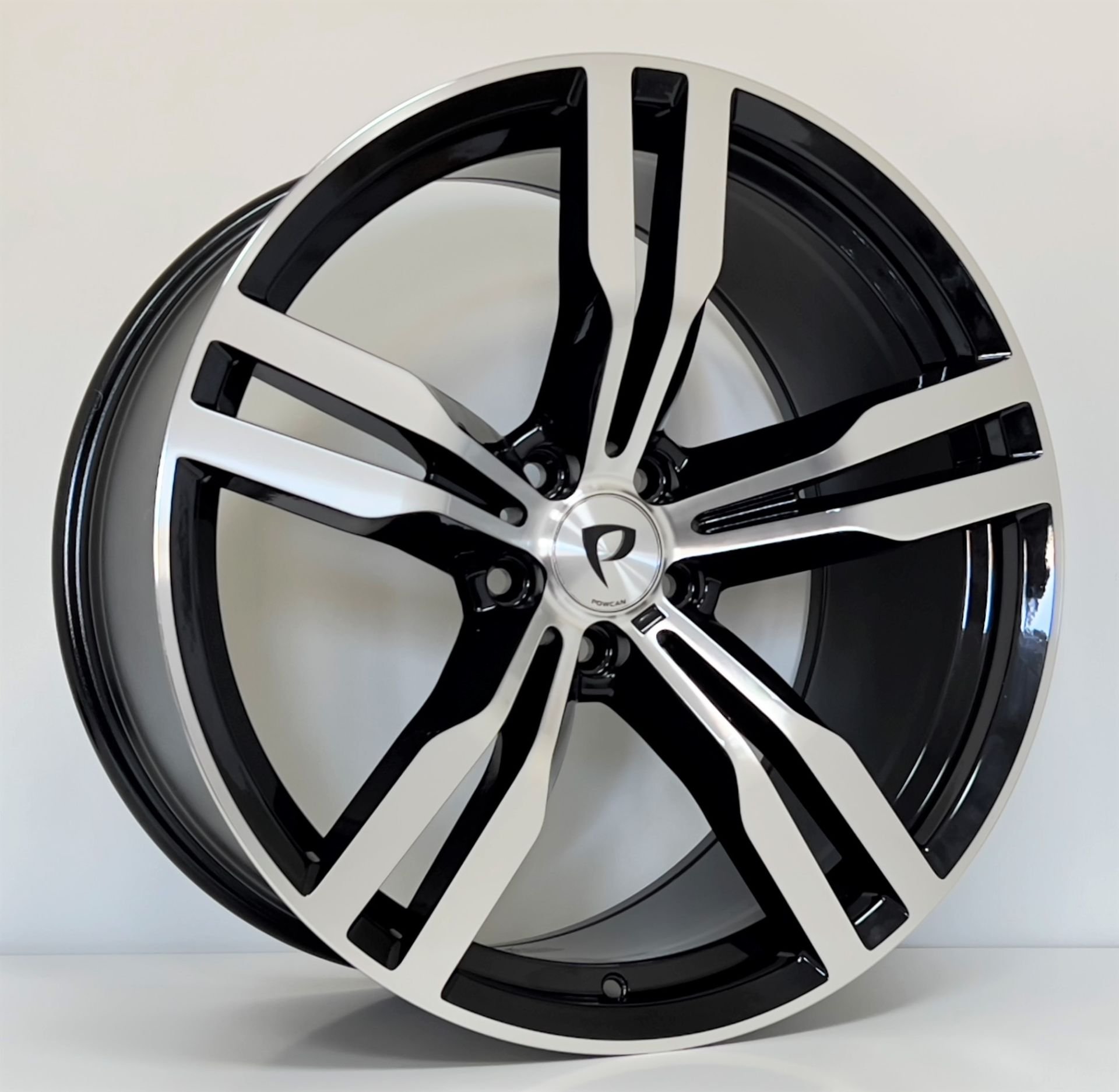 BK 5327 8.5X20İNÇ 5X120 ET34 72.56 BLACK MACHINED XL ÇELİK JANT