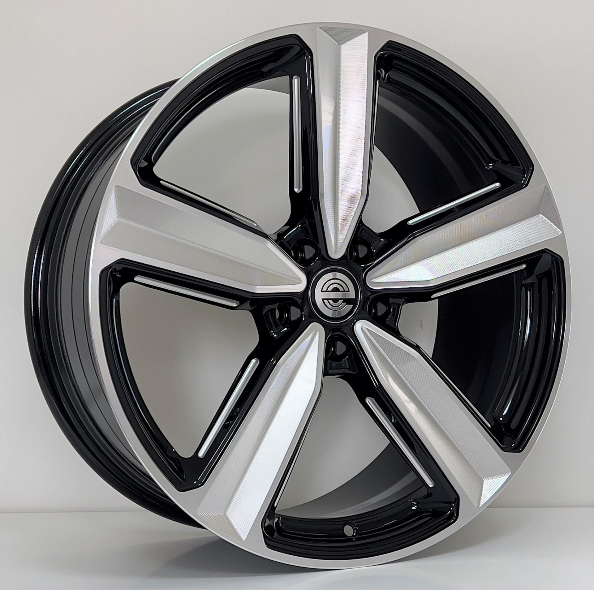 EXP HA0023 9X20İNÇ 5X112 ET30 66.45 BLACK MILLING XL ÇELİK JANT