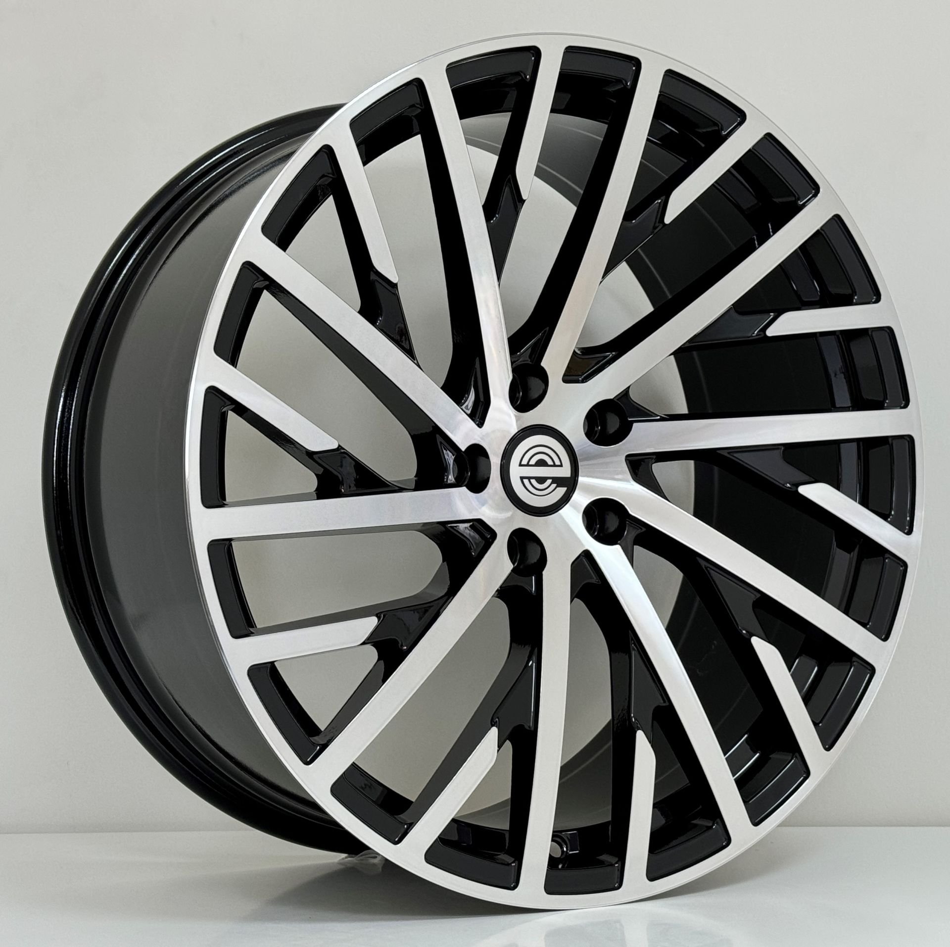 EXP HA0002 9X20İNÇ 5X112 ET30 66.45 BLACK MACHINED XL ÇELİK JANT