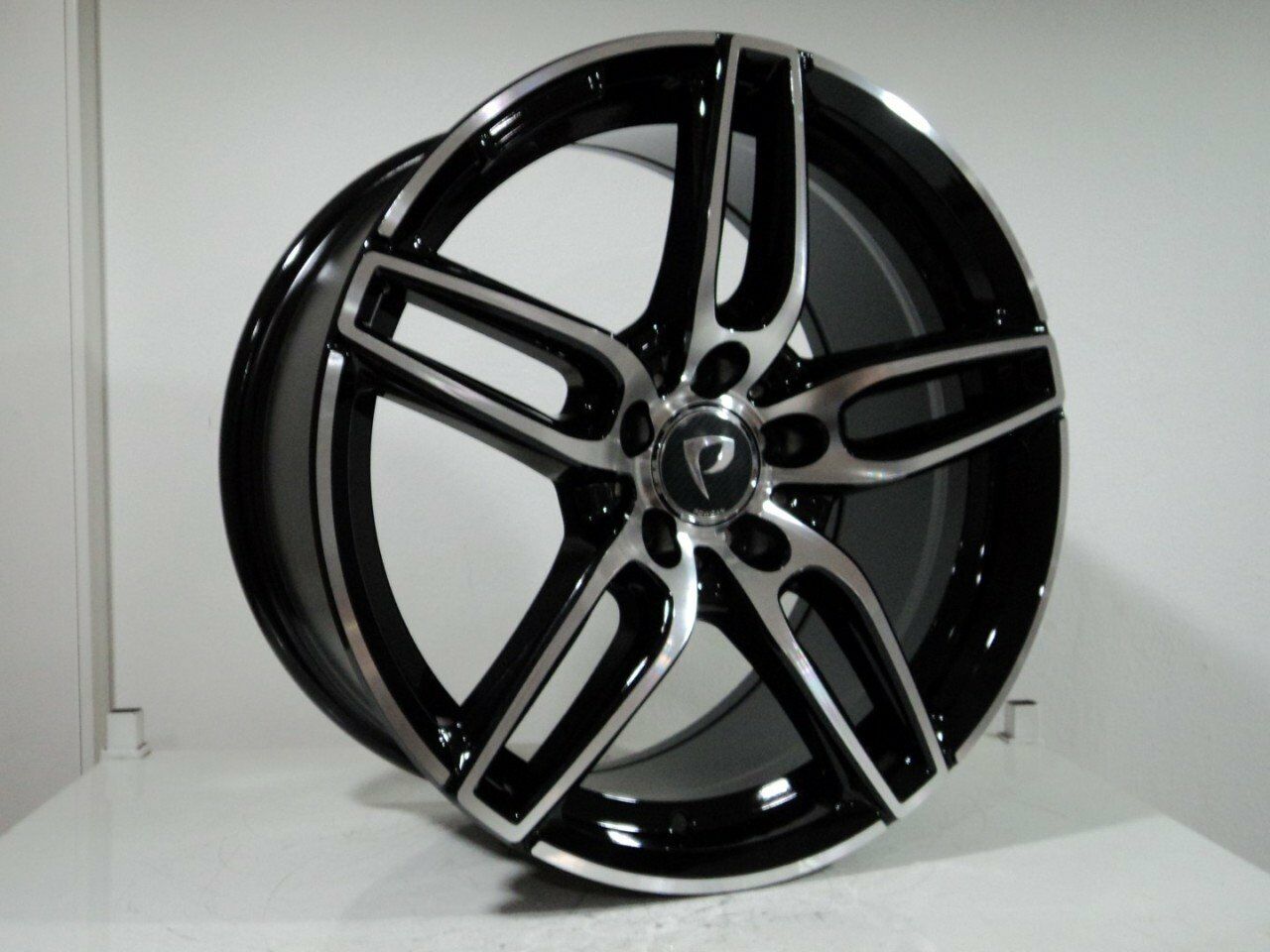 BK 5434 8x18inç 5x112 ET45 66.56 Black Machined Çelik Jant