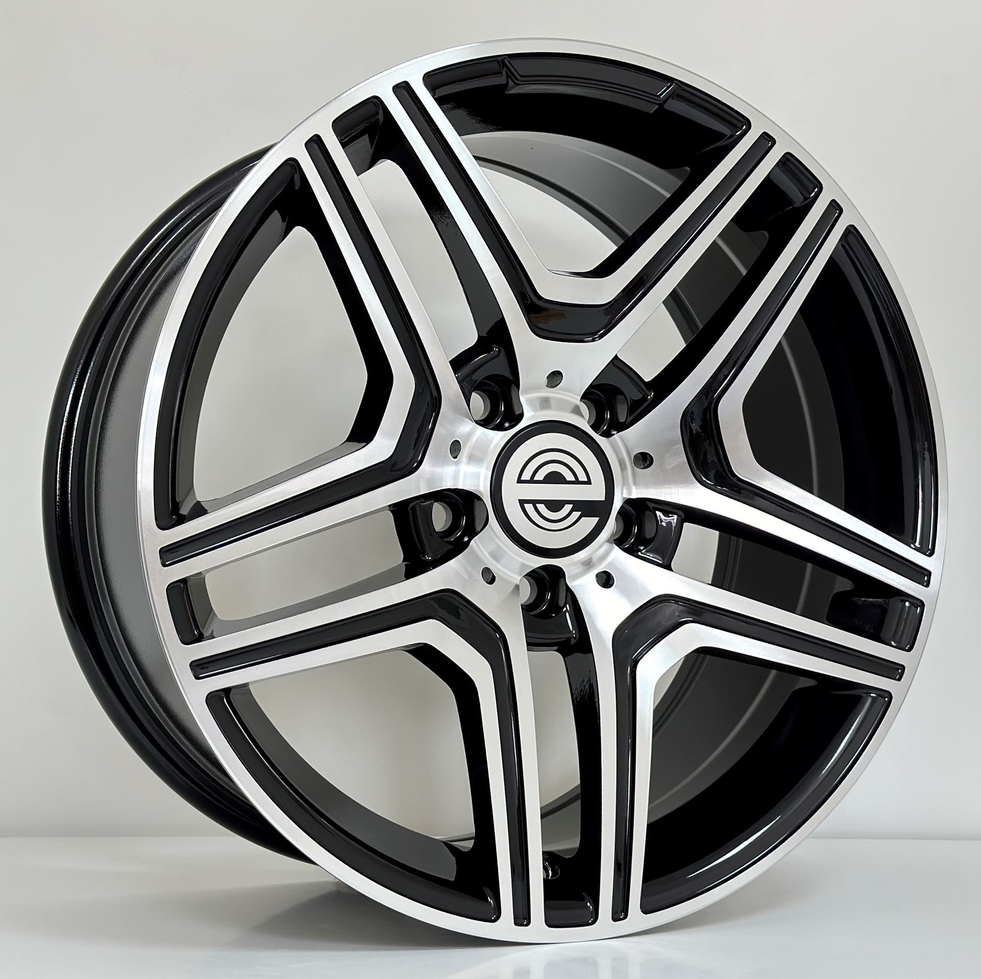 EXP HBC0029 8X17İNÇ 5X112 ET35 66.6 BLACK MACHINED XL ÇELİK JANT