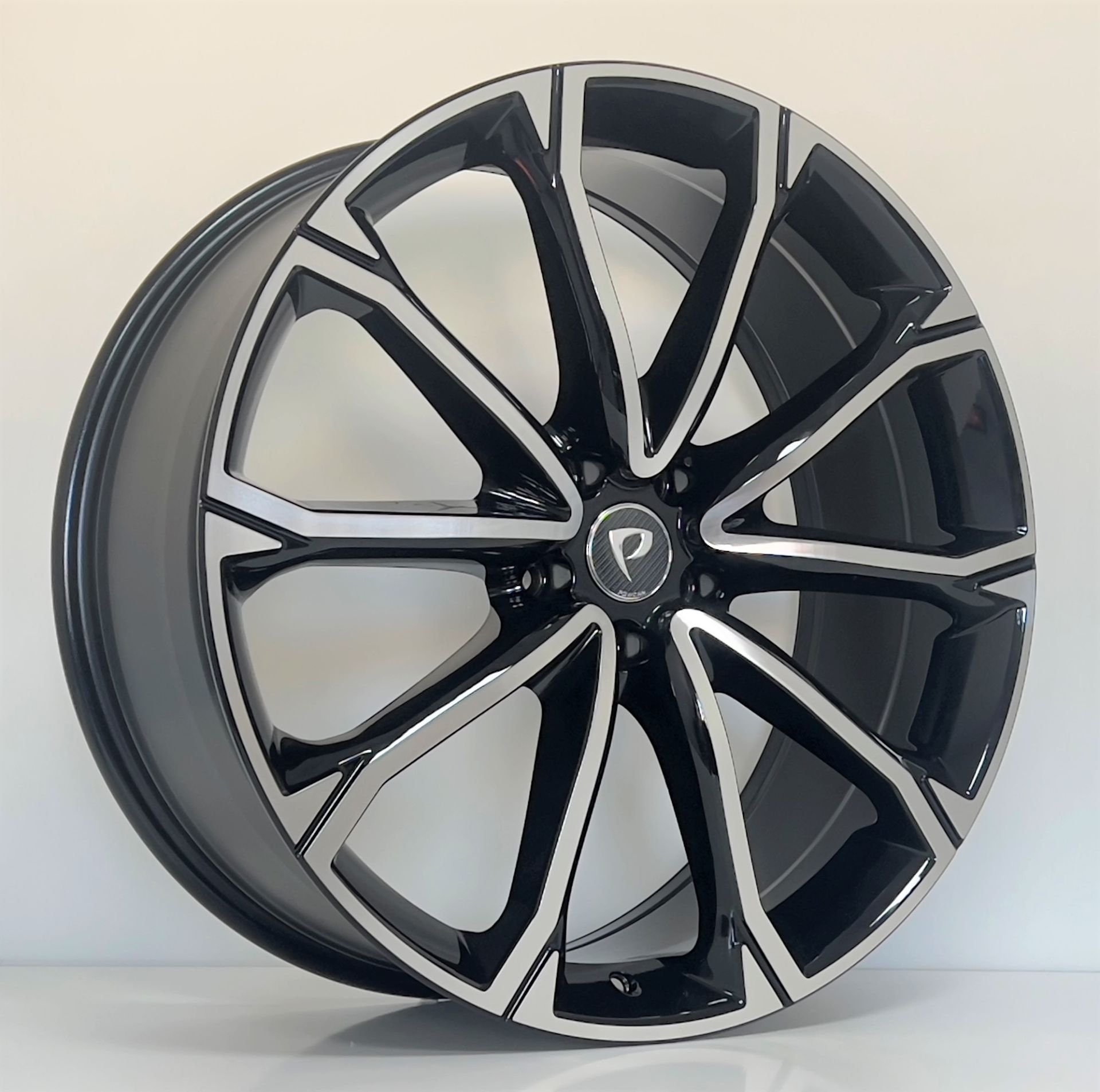 BKY 1197 8.5X21İNÇ 5X112 ET35 66.45 BLACK MACHINED XL ÇELİK JANT