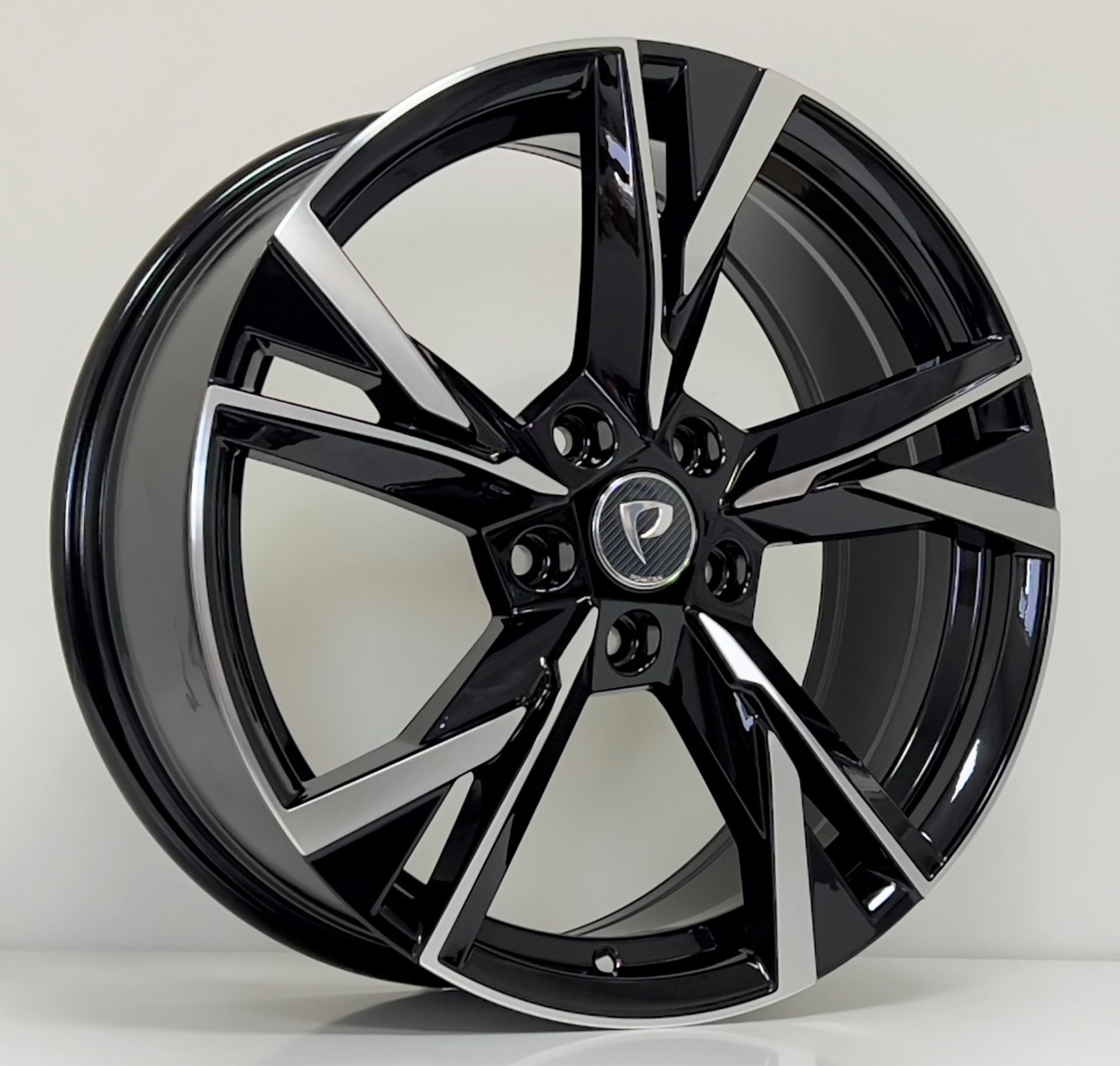 BKY 1241 7.5X18İNÇ 5X112 ET46 57.1 BLACK MACHINED XL ÇELİK JANT
