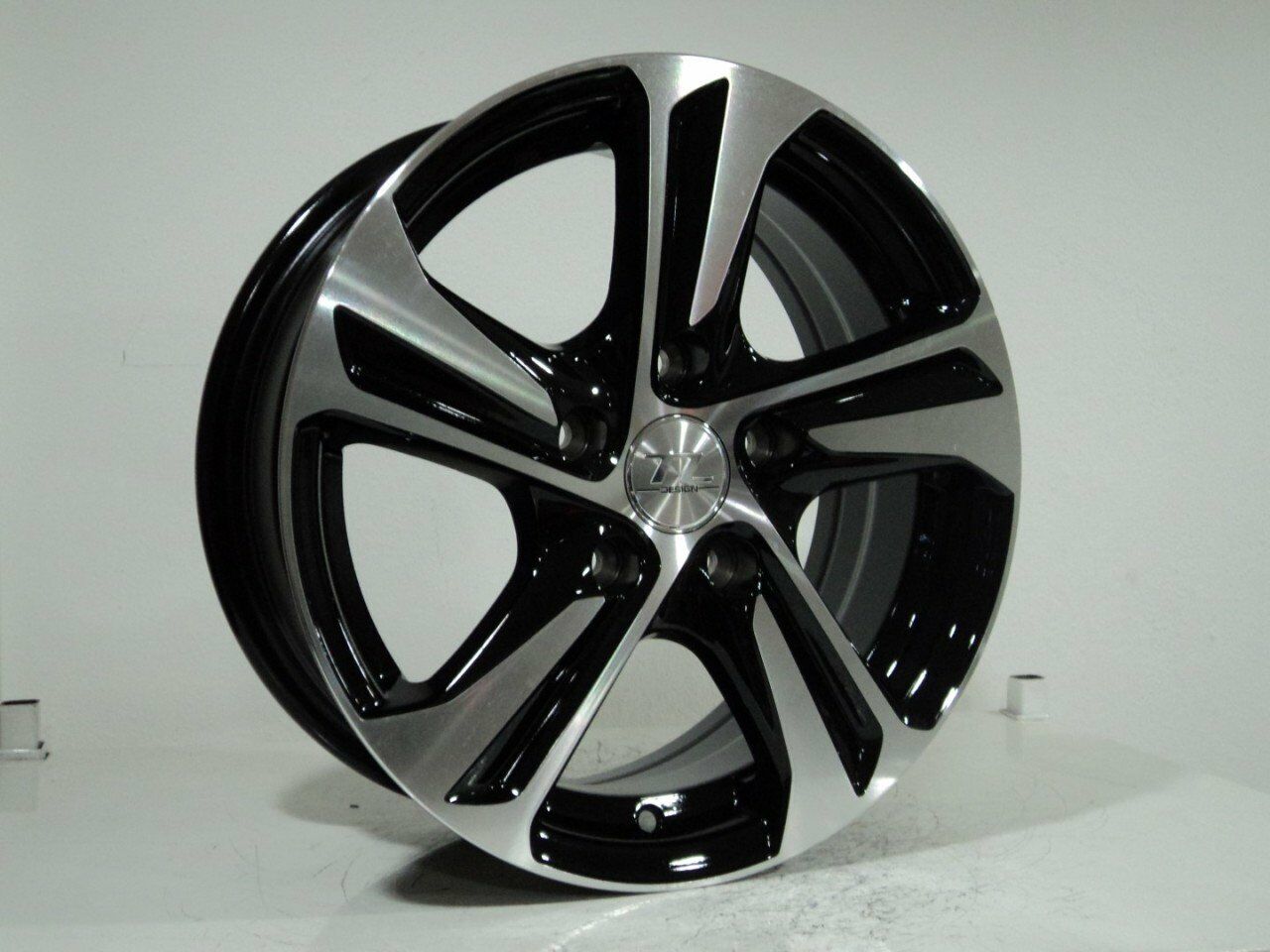 BK 5832 6x15inç 5x114.3 et35 73.1 BLACK MAC.XL REPLİKA Çelik Jant