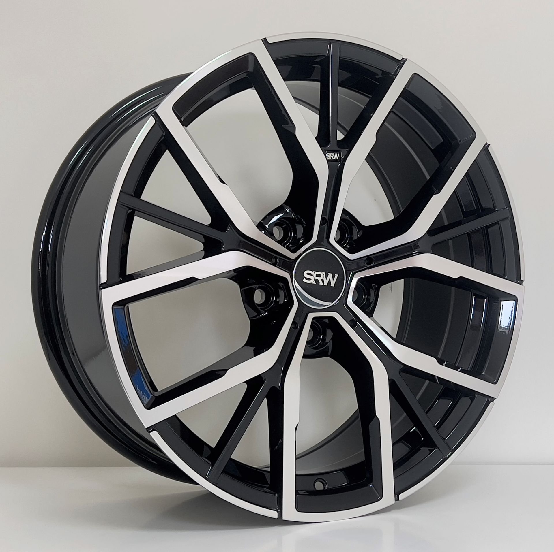 SRW 5442 8X18İNÇ 5X120 ET35 72.56 BLACK MACHINED XL ÇELİK JANT