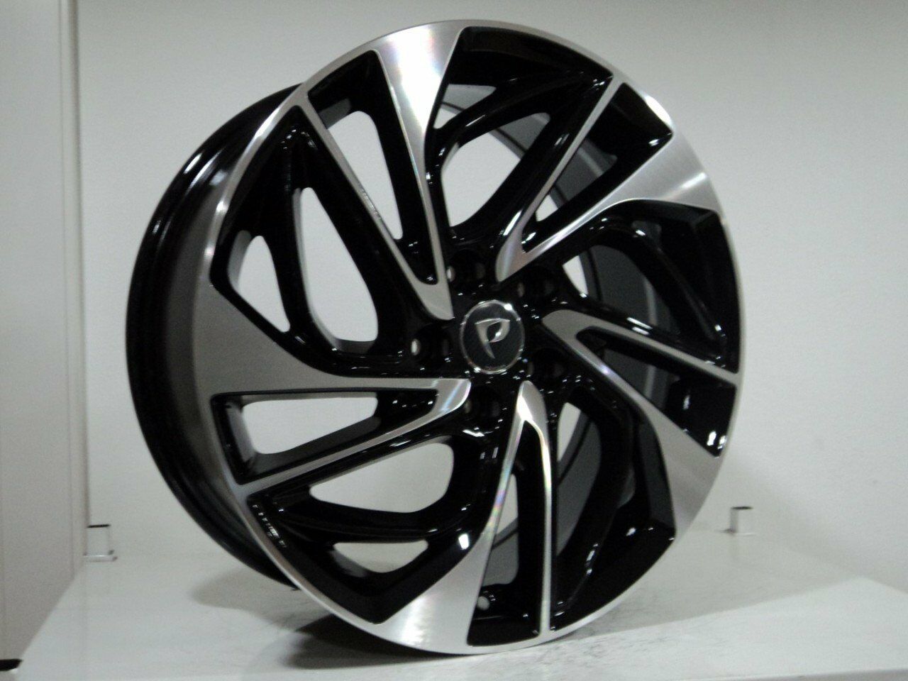 BK 5518 7.5x18inç 5x114.3 et51 67.1 BLACK Machined Çelik Jant