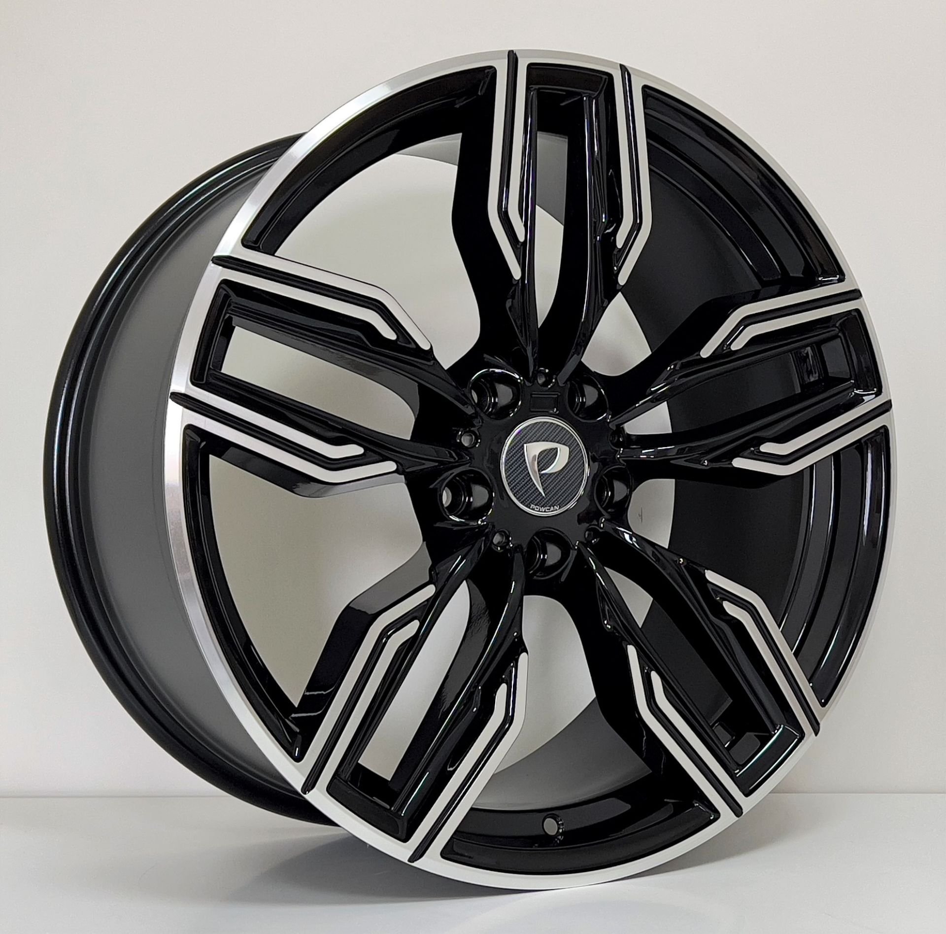 BK 5181 8.5X20İNÇ  5X120 ET33 72.56 BLACK MACHINED XL ÇELİK JANT