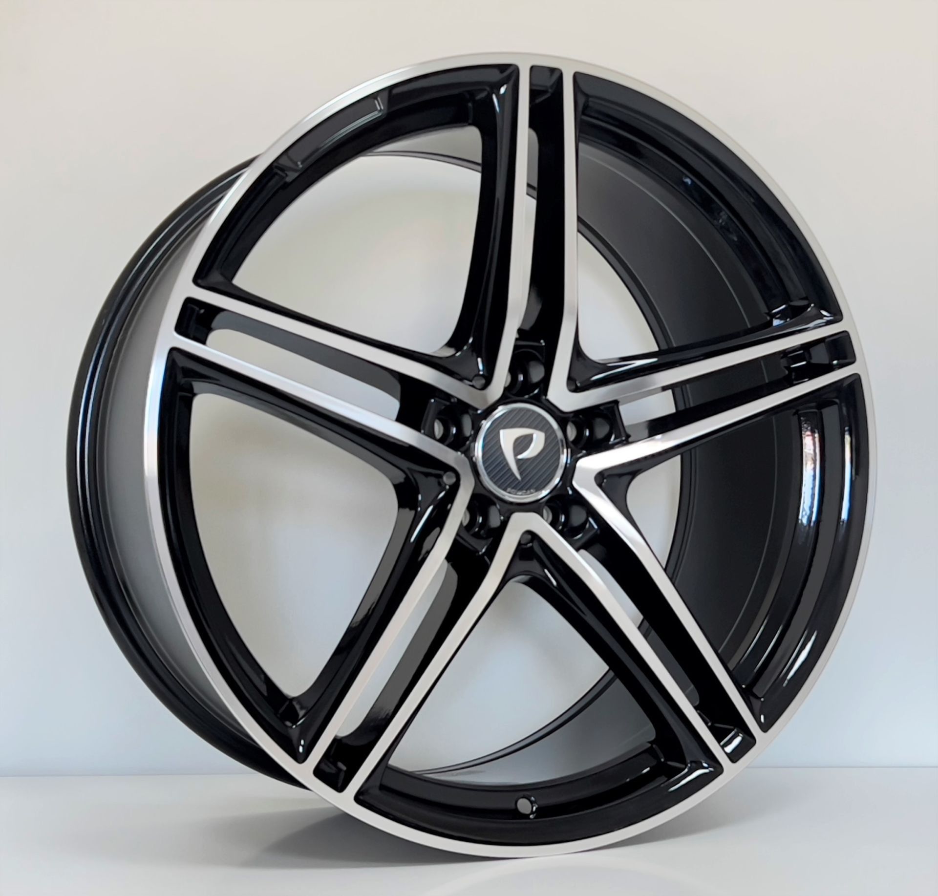 BK 5252 9.5X20İNÇ  5X112 ET45 66.56 BLACK MACHINED XL ÇELİK JANT