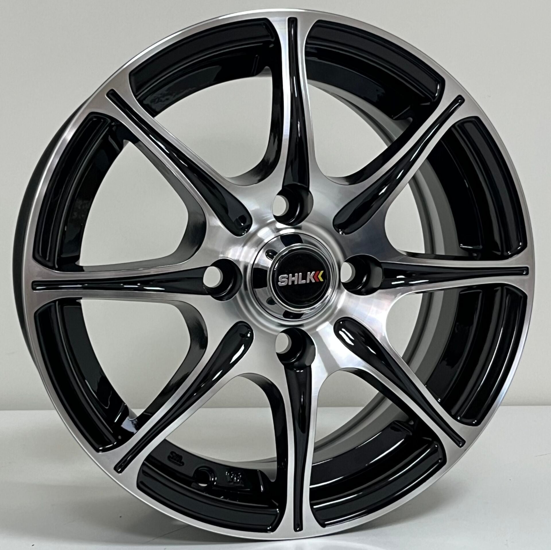 SLK 2049 5.5X13inç  4X114.3 ET35 73.1 BLACK MACHINED çelik jant