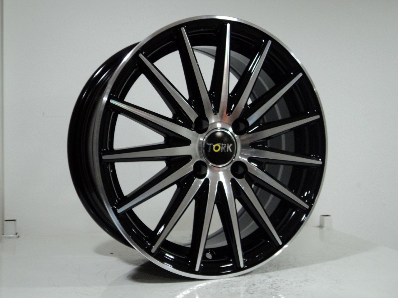 TORK 9651 6.5X15inç 4X100 ET35 73.1 SILVER MACHINED 1 TAKIM (4 adet) JANT SİPARİŞİ